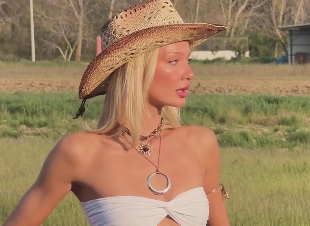 Effortless Elegance for Coastal Getaways